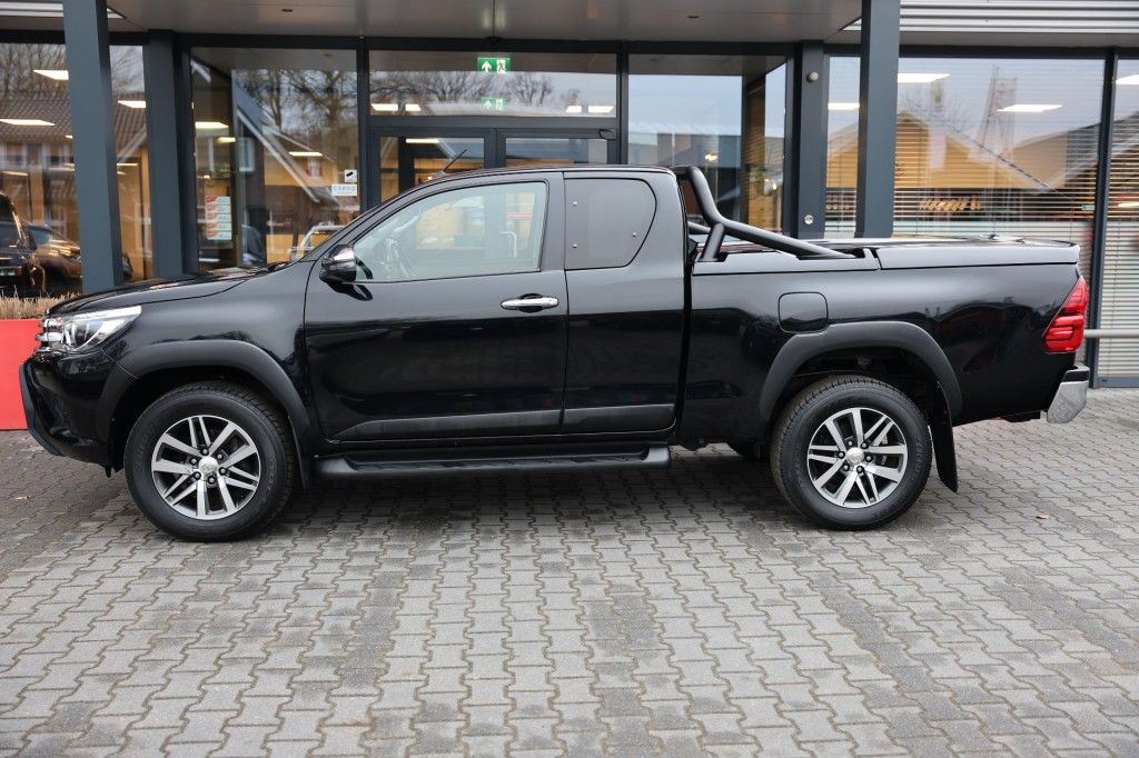 Toyota Hilux 2.4 D-4D XTRA CAB CHALLENGER 4WD VAN