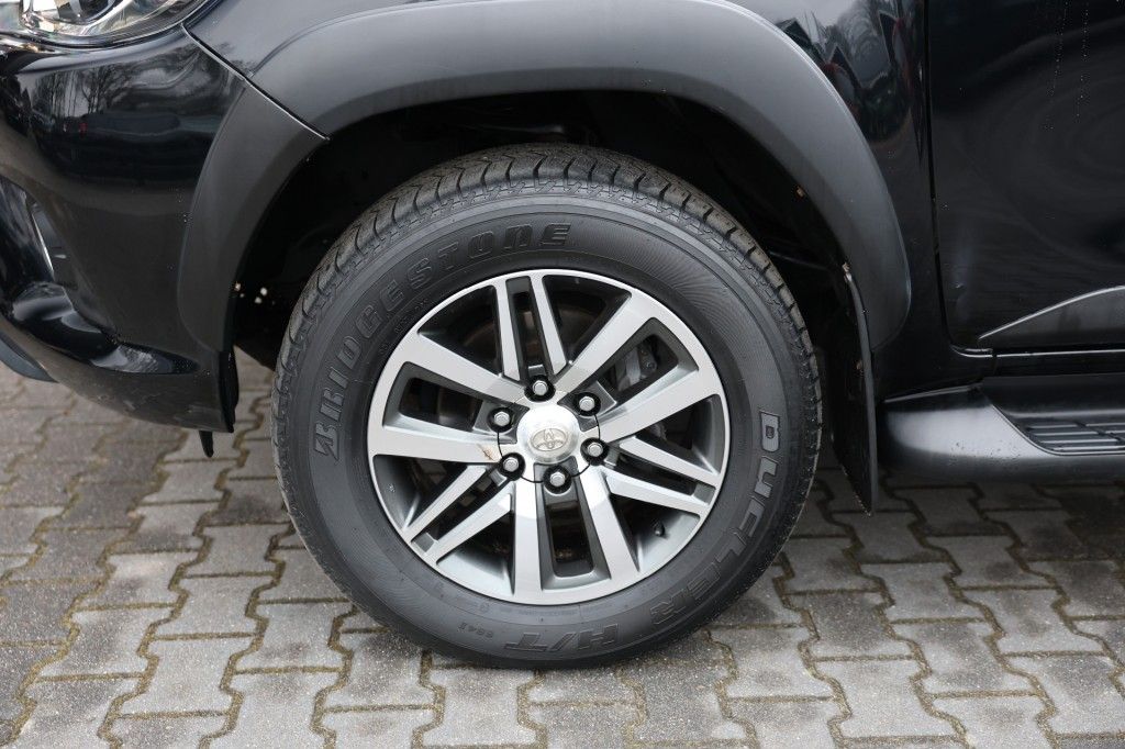 Toyota Hilux 2.4 D-4D XTRA CAB CHALLENGER 4WD VAN