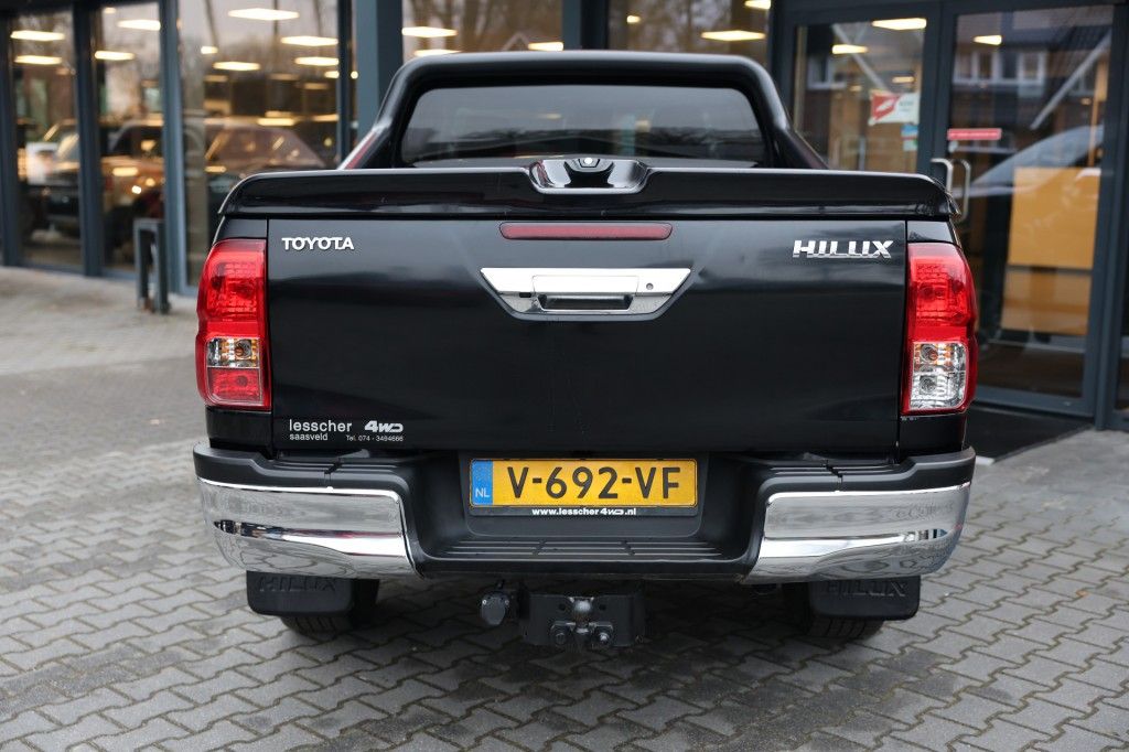 Toyota Hilux 2.4 D-4D XTRA CAB CHALLENGER 4WD VAN