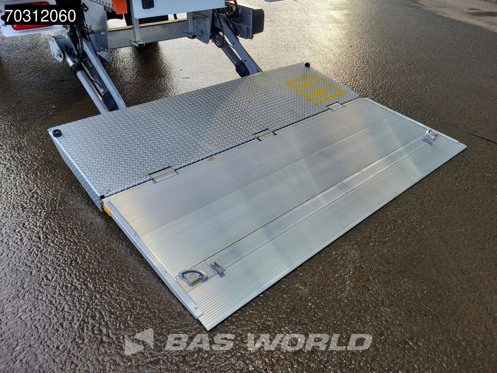 System Trailers LPRS18 NEW Taiilgate Lift+Steeringaxle Hardwood floor SAF