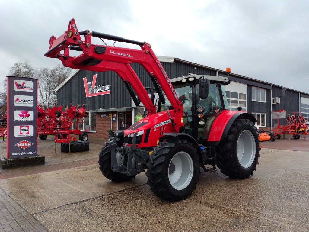 Massey Ferguson 5713-S DYNA-6