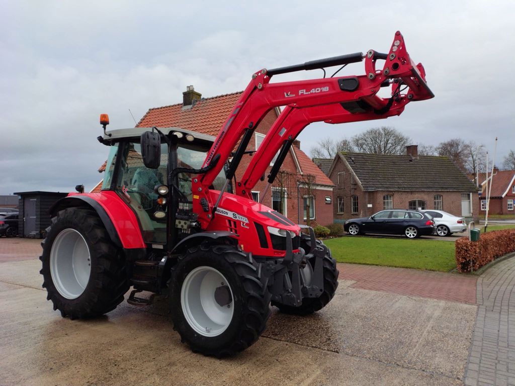 Massey Ferguson 5713-S DYNA-6