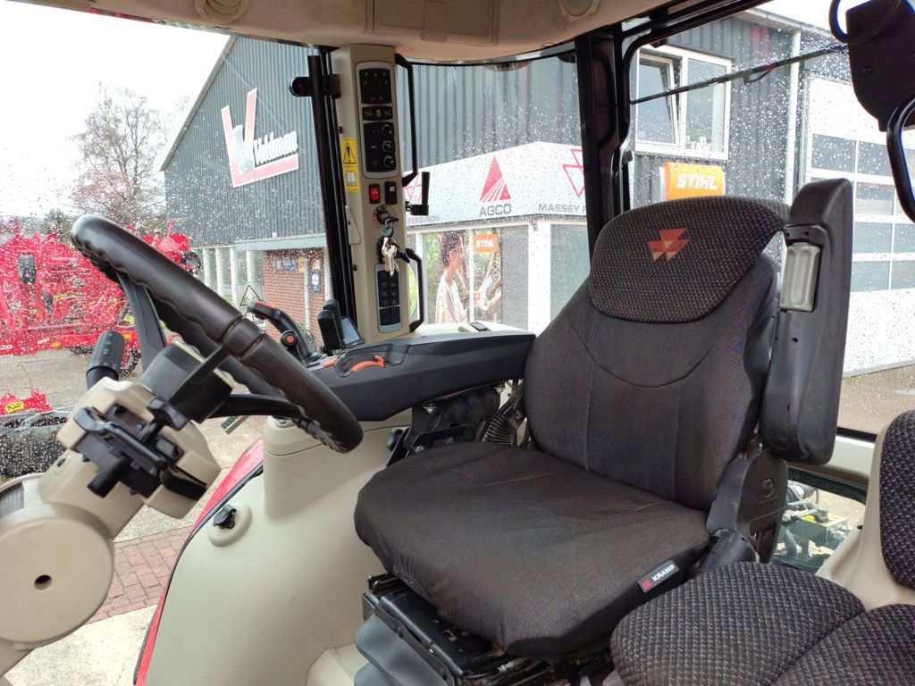 Massey Ferguson 5713-S DYNA-6