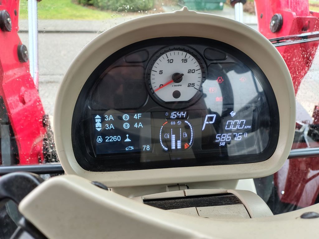 Massey Ferguson 5713-S DYNA-6