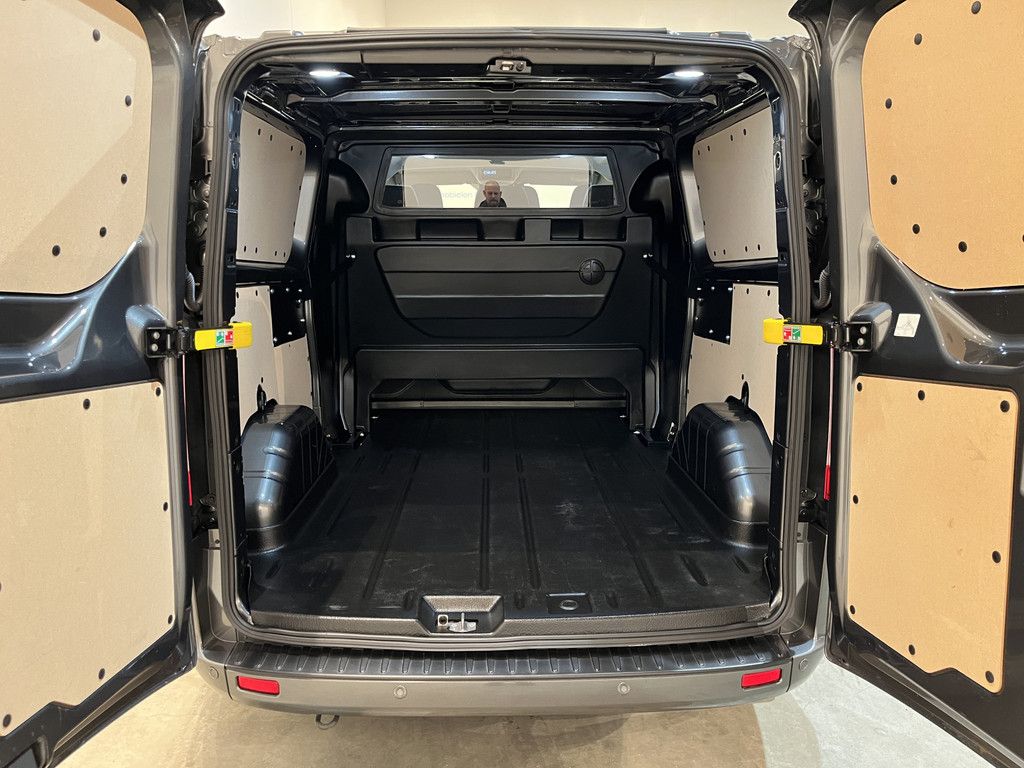 Ford Transit Custom 2.0 TDCI L2H1 Limited 130 PK DC Dubbel Cabine / Euro 6 / Airco / Cruise Control / CarPlay / PDC / Navigatie / 16.200 KM !!