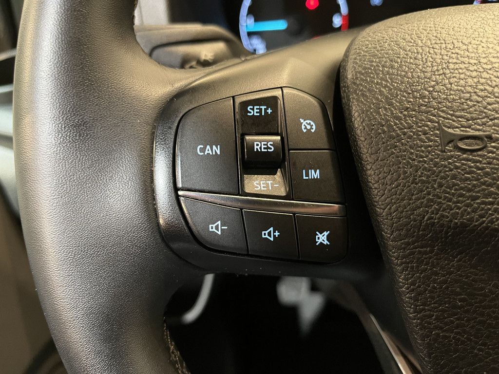 Ford Transit Custom 2.0 TDCI L2H1 Limited 130 PK DC Dubbel Cabine / Euro 6 / Airco / Cruise Control / CarPlay / PDC / Navigatie / 16.200 KM !!