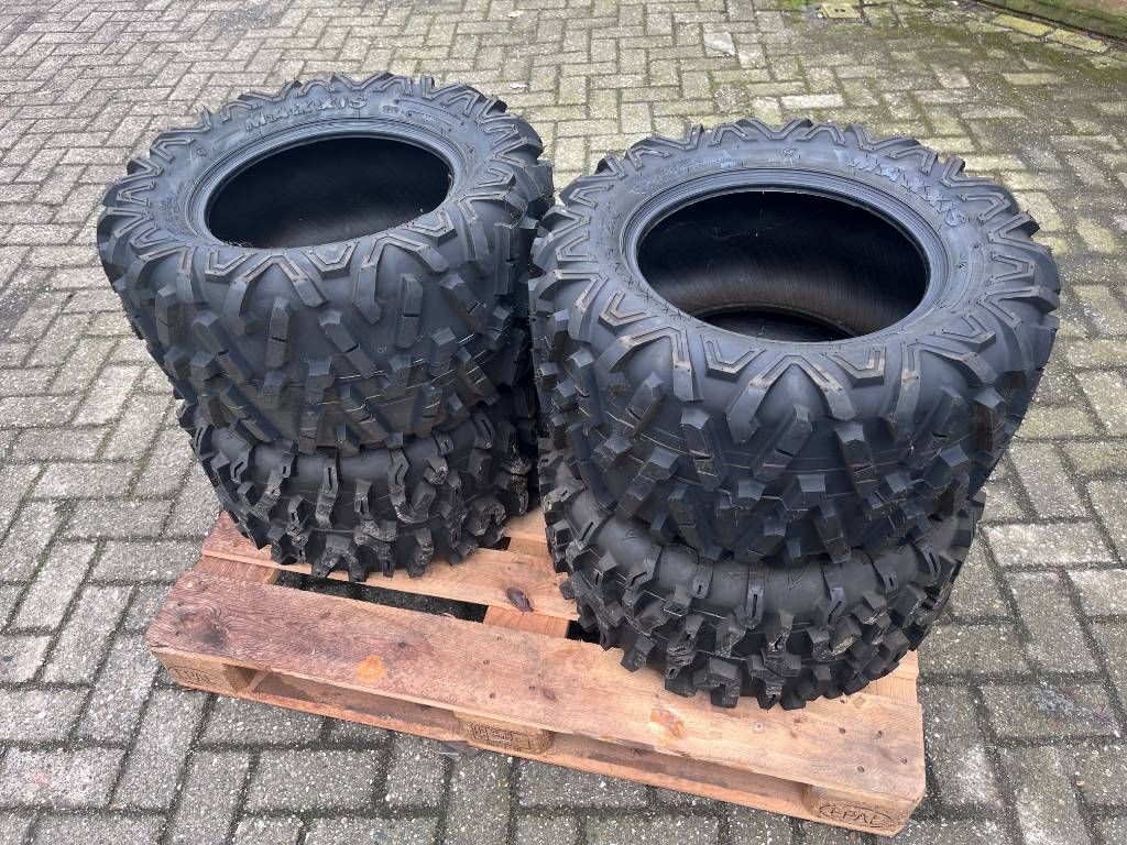 Maxxis 27x11.00R14