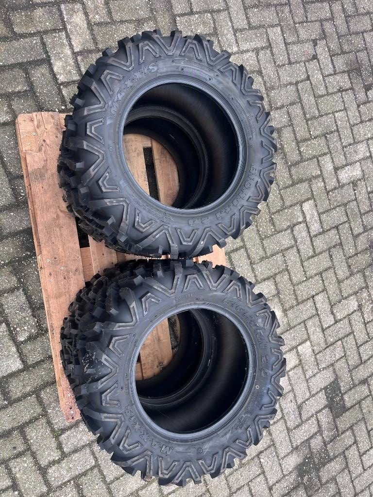 Maxxis 27x11.00R14