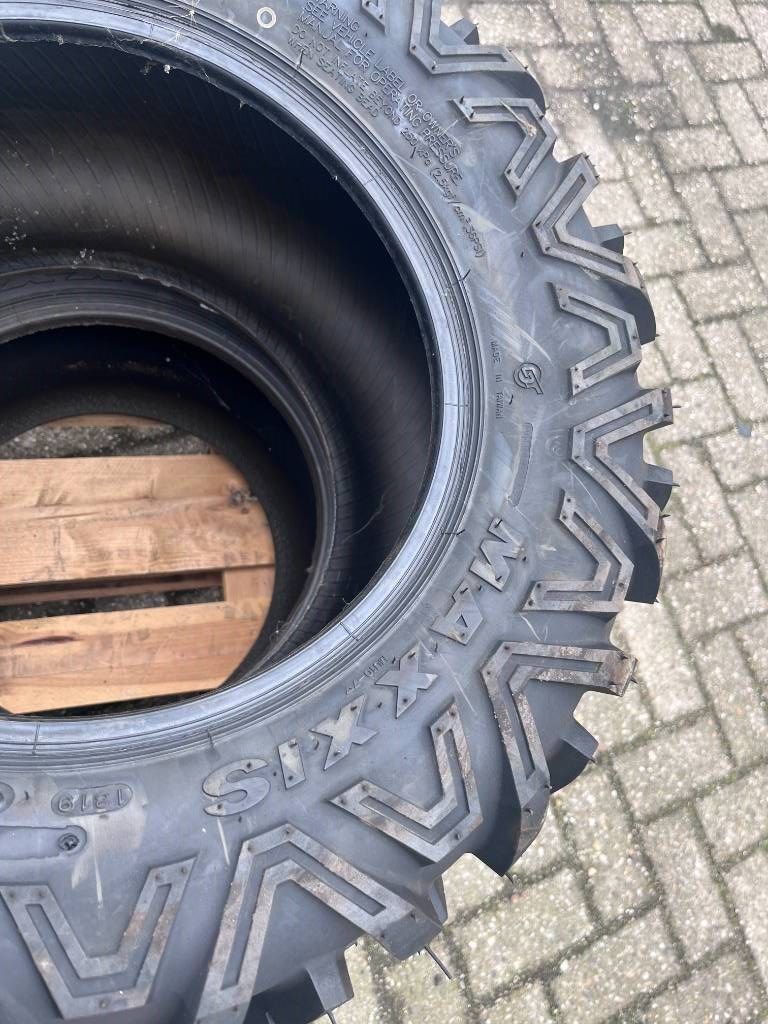 Maxxis 27x11.00R14