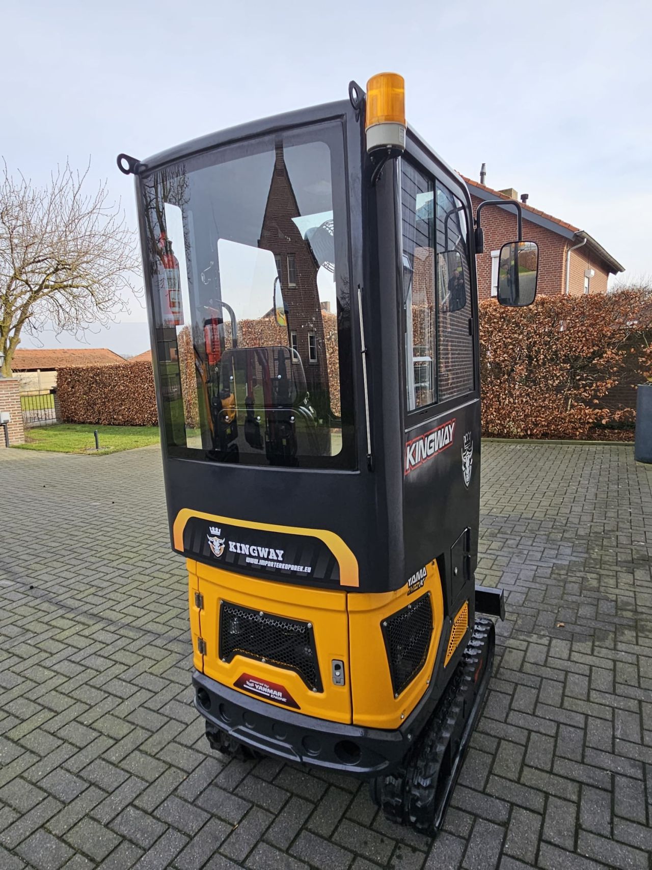 MINIGRAAFMACHINE Minigraver YAMA H12 cabine UITVERKOCHT