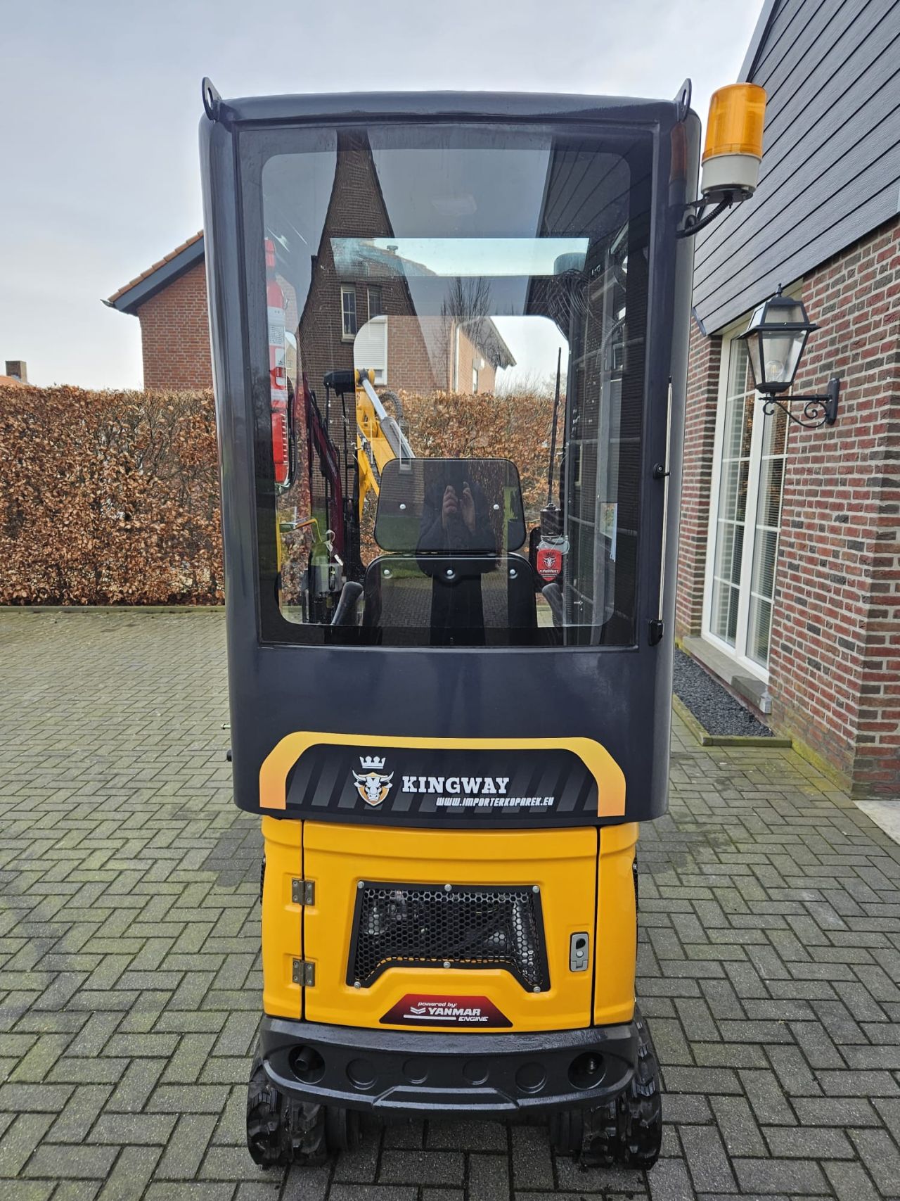 MINIGRAAFMACHINE Minigraver YAMA H12 cabine UITVERKOCHT