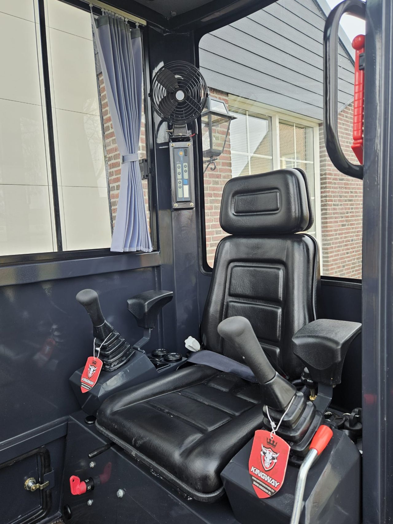 MINIGRAAFMACHINE Minigraver YAMA H12 cabine UITVERKOCHT