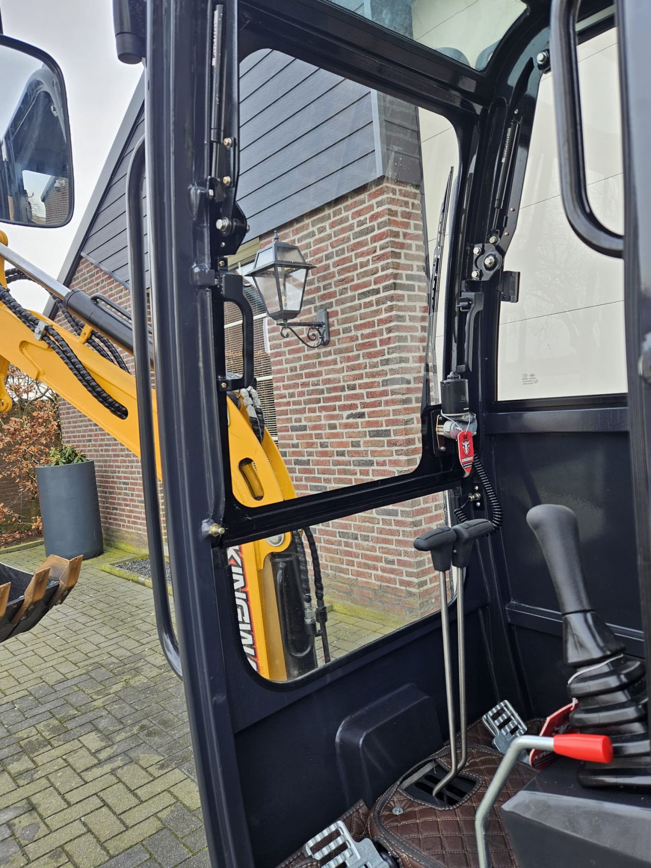 MINIGRAAFMACHINE Minigraver YAMA H12 cabine UITVERKOCHT