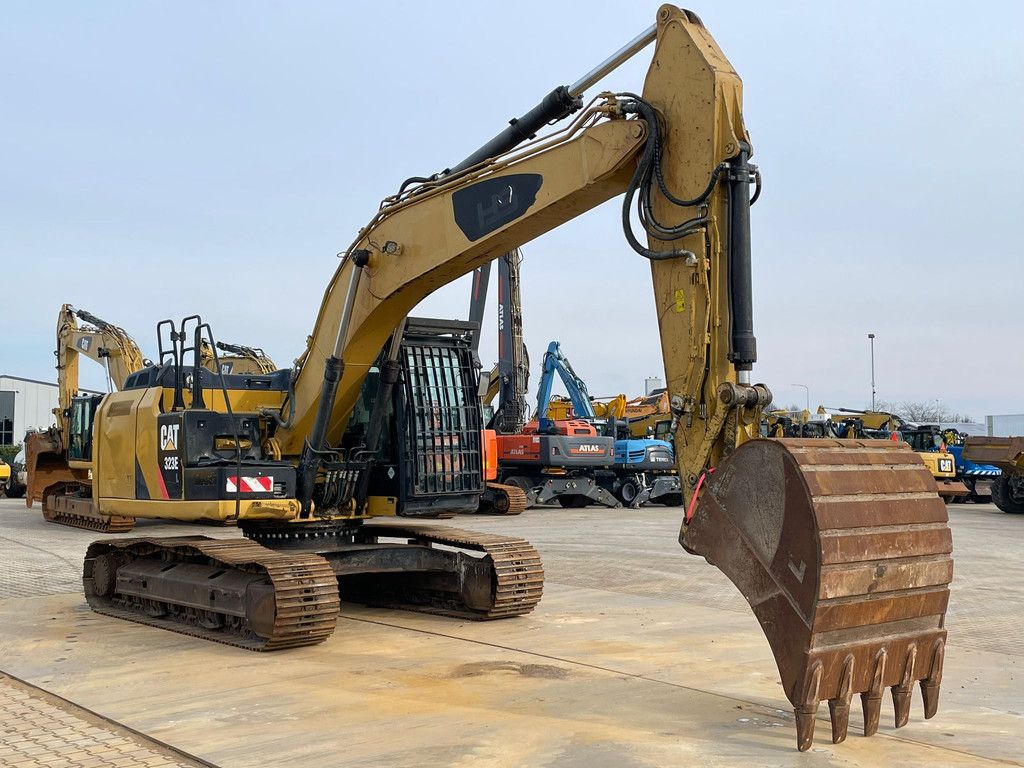 Caterpillar 323EL