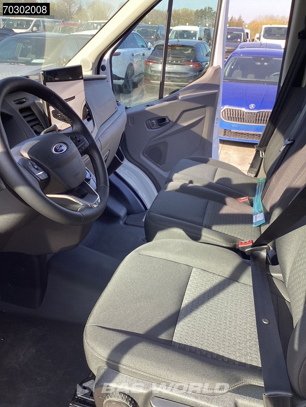 Ford e-Transit Elektrisch 315km WLTP 68kWh Personenvervoer 7-Persoons Navi Airco Cruise Camera Taxi TV Passenger Transport A/C Cruise control