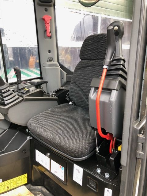 Eurocomach 19ZT met Steelwrist draaikantels