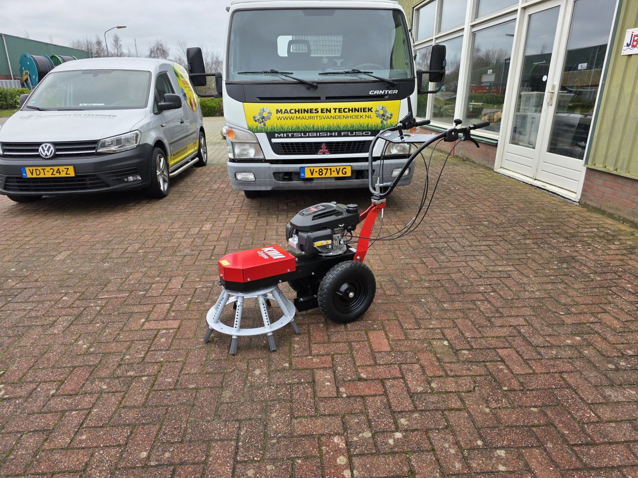 Kiva Calypso professionele onkruidborstelmachine