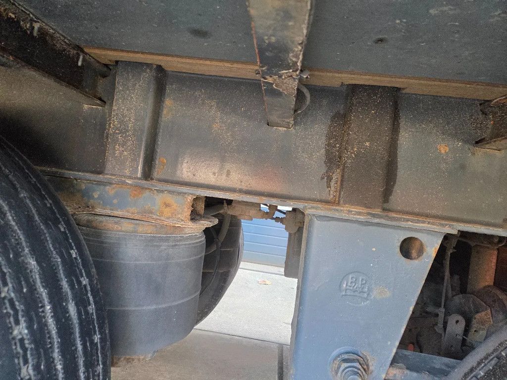 ORBONS 3 as schuifzeilen, deuren achter 850 baklengte 272 insteek, liftas, kooiaap aansluit.BPW trommelremmen