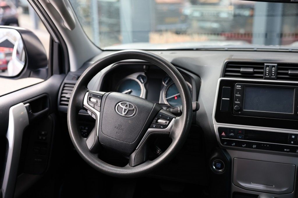 Toyota Landcruiser 150 2.8 D-4D 3DRS COMFORT A/T VAN