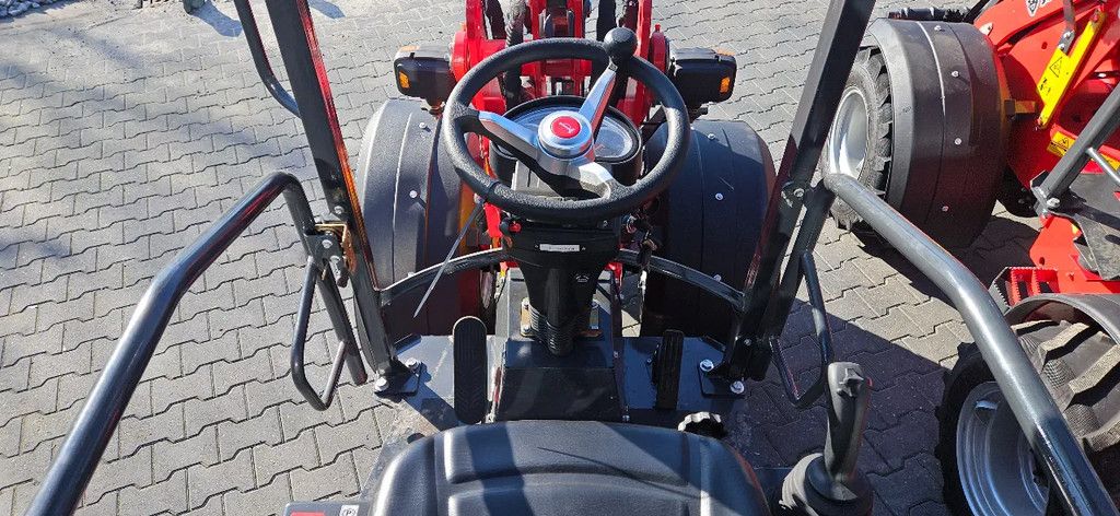 Weidemann YOUNG BISON Y 1160 compact loader