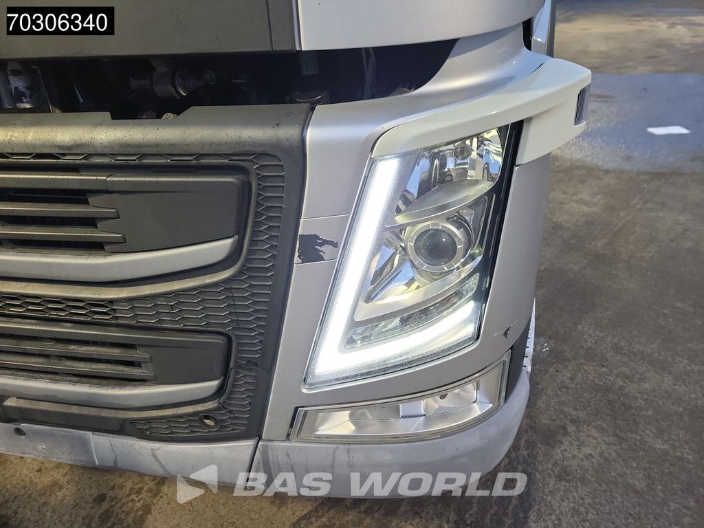 Volvo FM FM 330 8X4 9m3 Mixer Manual Sleepercab Climate control Euro 6