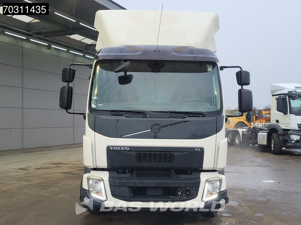Volvo FL 210 4X2 12 tons chassis rear air suspension Airco Automatic Euro 6