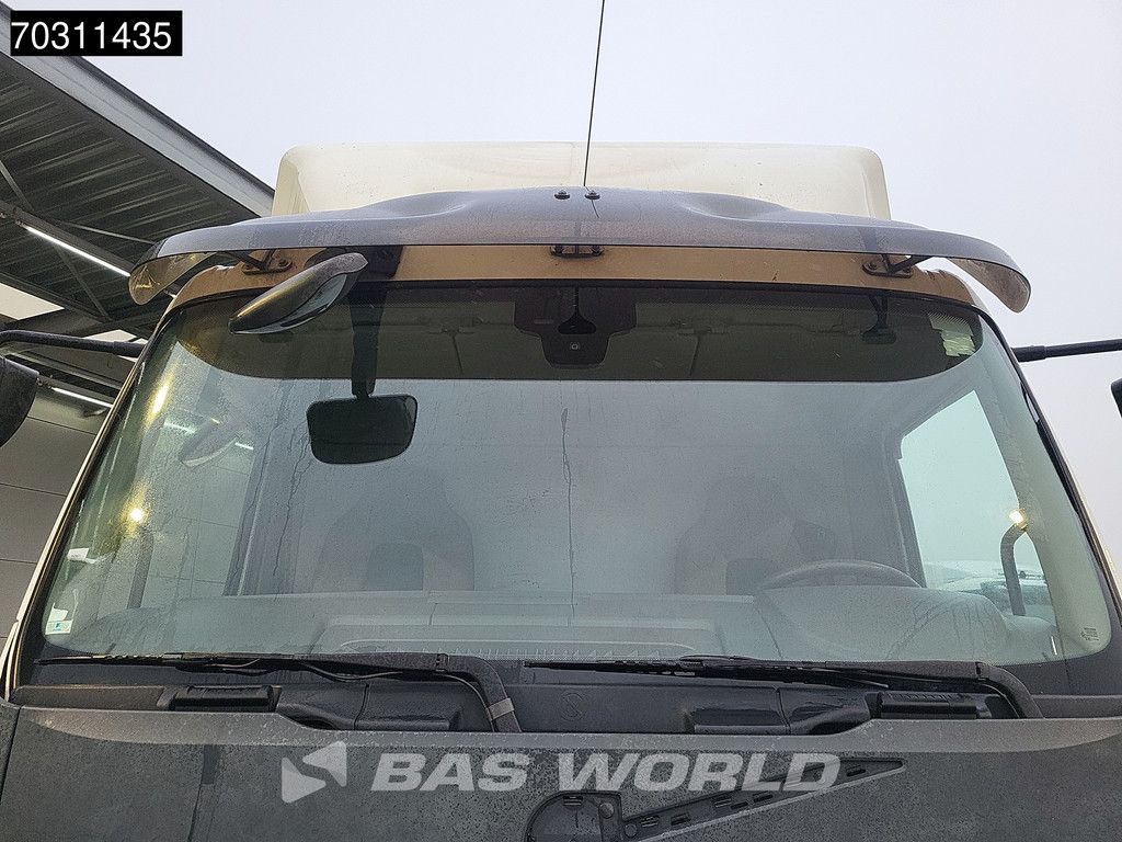 Volvo FL 210 4X2 12 tons chassis rear air suspension Airco Automatic Euro 6