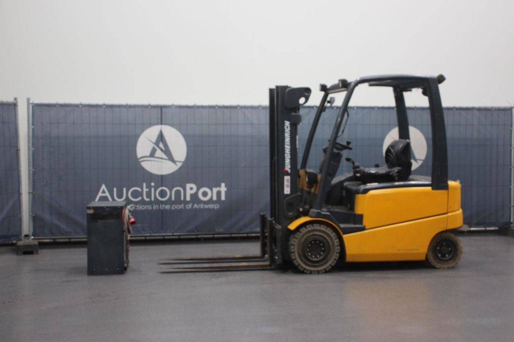 Heftruck Jungheinrich EFG-Vac 25 Elektrisch 2400kg 4.4m 2003