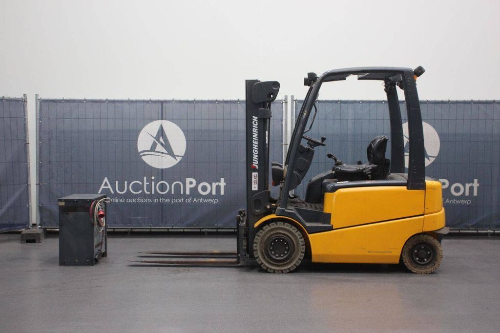 Heftruck Jungheinrich EFG-Vac 25 Elektrisch 2400kg 4.4m 2003