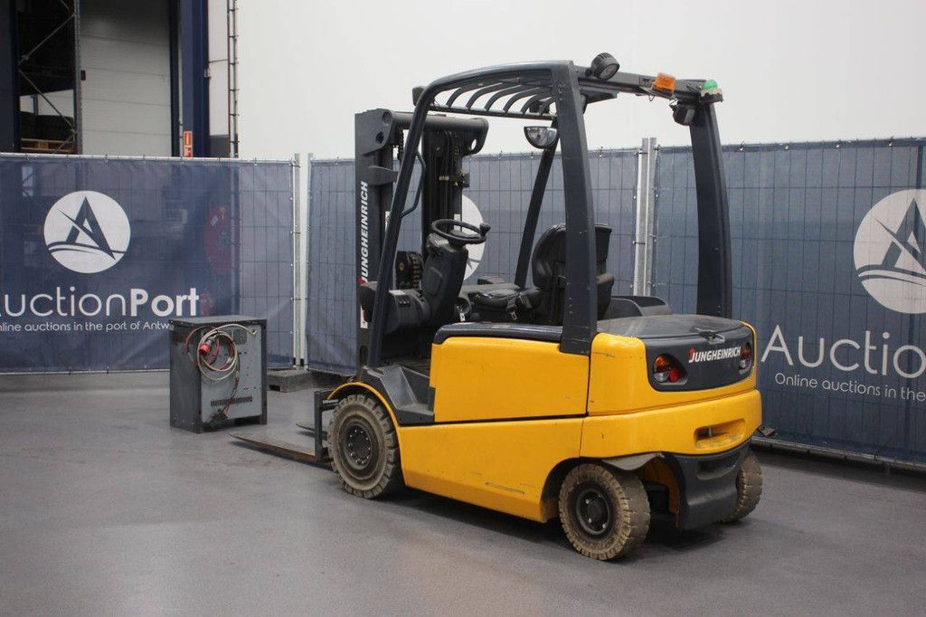 Heftruck Jungheinrich EFG-Vac 25 Elektrisch 2400kg 4.4m 2003