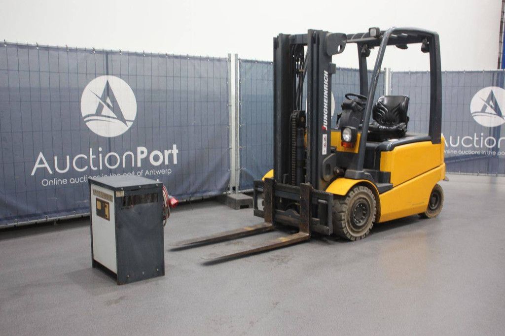 Heftruck Jungheinrich EFG-Vac 25 Elektrisch 2400kg 4.4m 2003