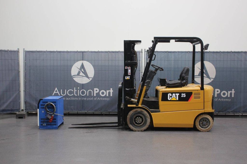 Forklift Caterpillar EP25K Electric 2005
