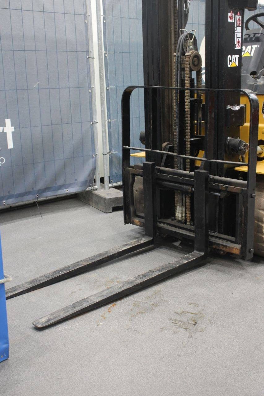 Forklift Caterpillar EP25K Electric 2005