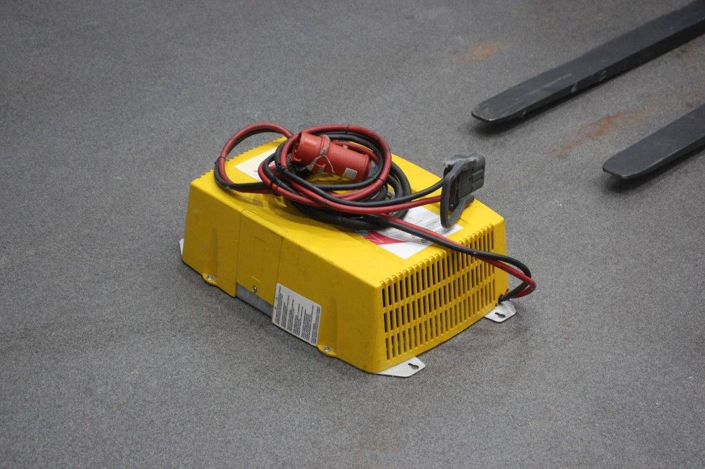 Schubmaststapler Linde R14 Electric 1400 kg 5,09 m 2005