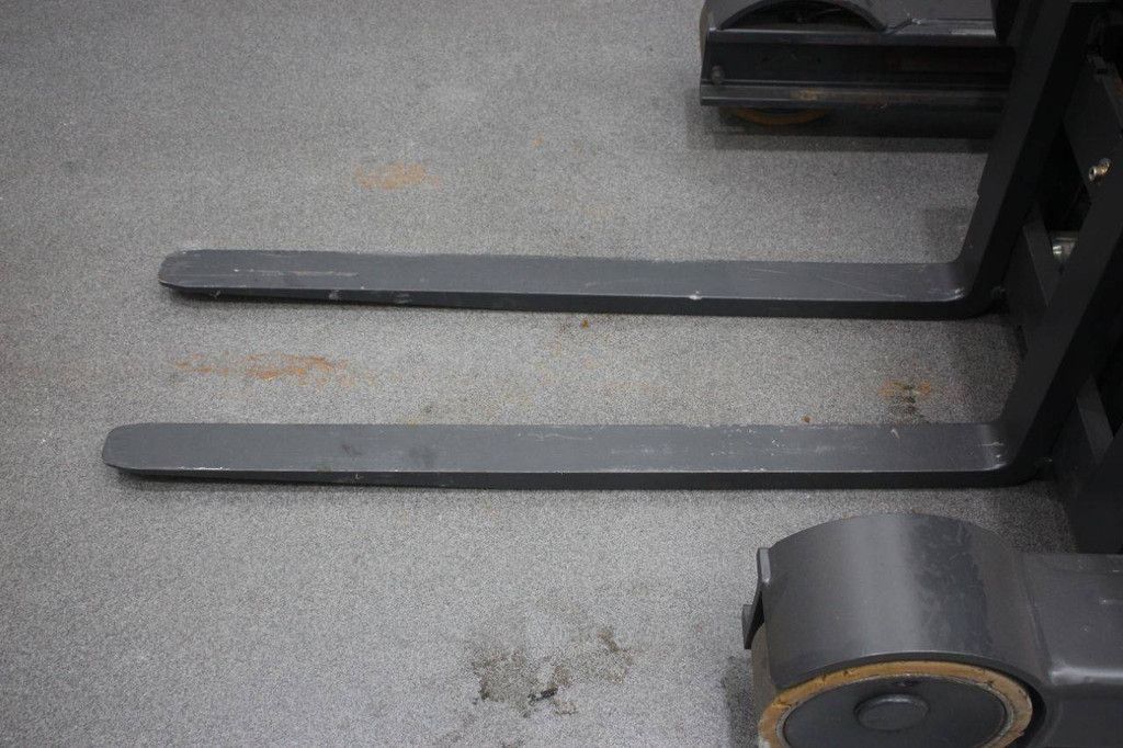 Schubmaststapler Linde R14 Electric 1400 kg 5,09 m 2005