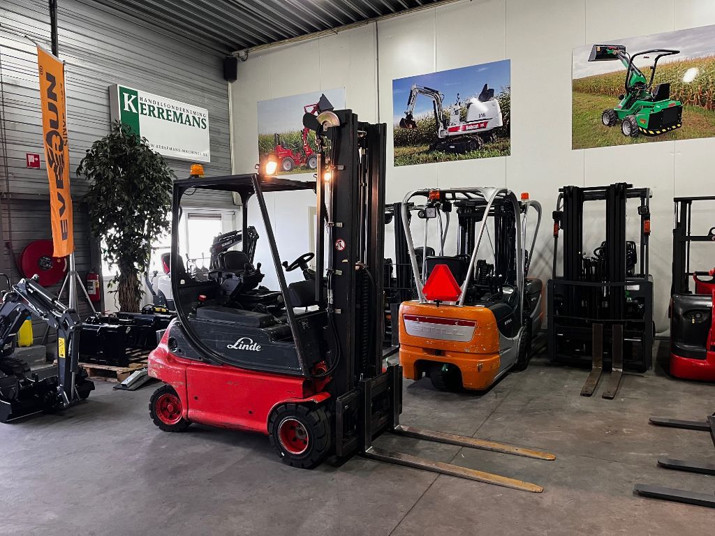 LINDE E20P-02 Elektrische Heftruck. Hefhoogte 5.45m.