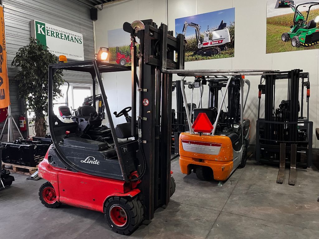 LINDE E20P-02 Elektrische Heftruck. Hefhoogte 5.45m.