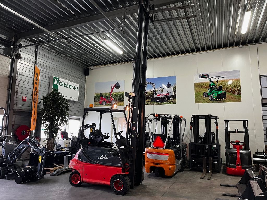 LINDE E20P-02 Elektrische Heftruck. Hefhoogte 5.45m.