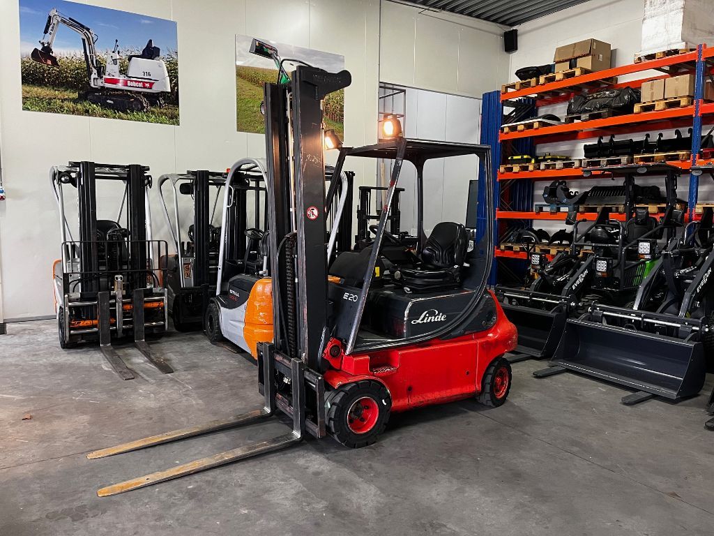 LINDE E20P-02 Elektrische Heftruck. Hefhoogte 5.45m.