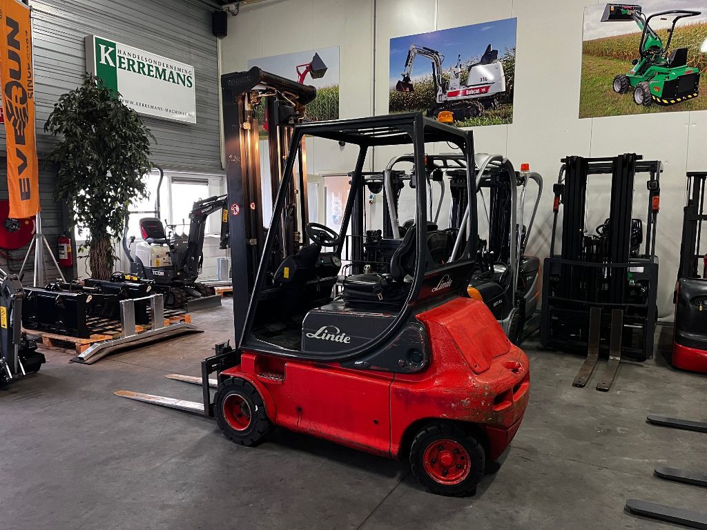 LINDE E20P-02 Elektrische Heftruck. Hefhoogte 5.45m.