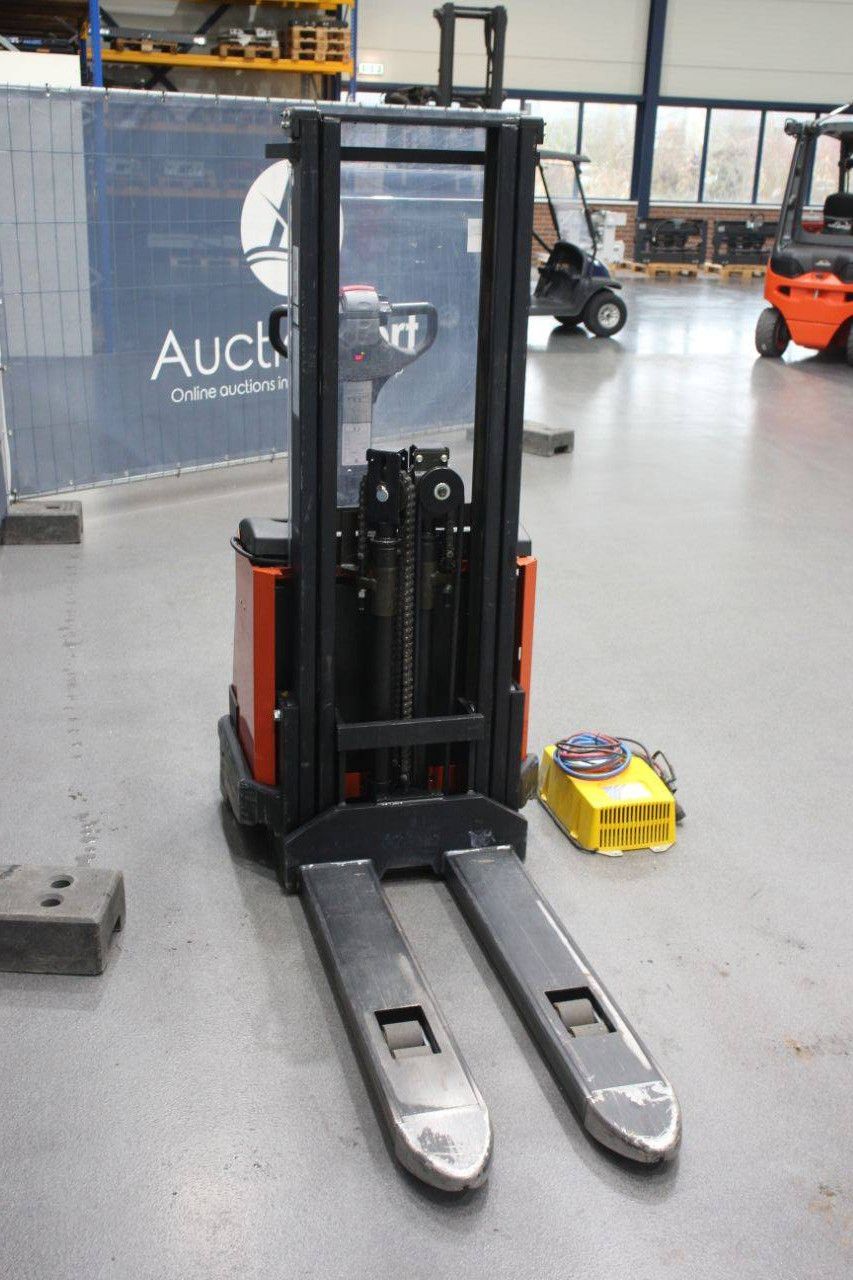 Stacker BT S12 Electric 1200kg 2.7m 2004