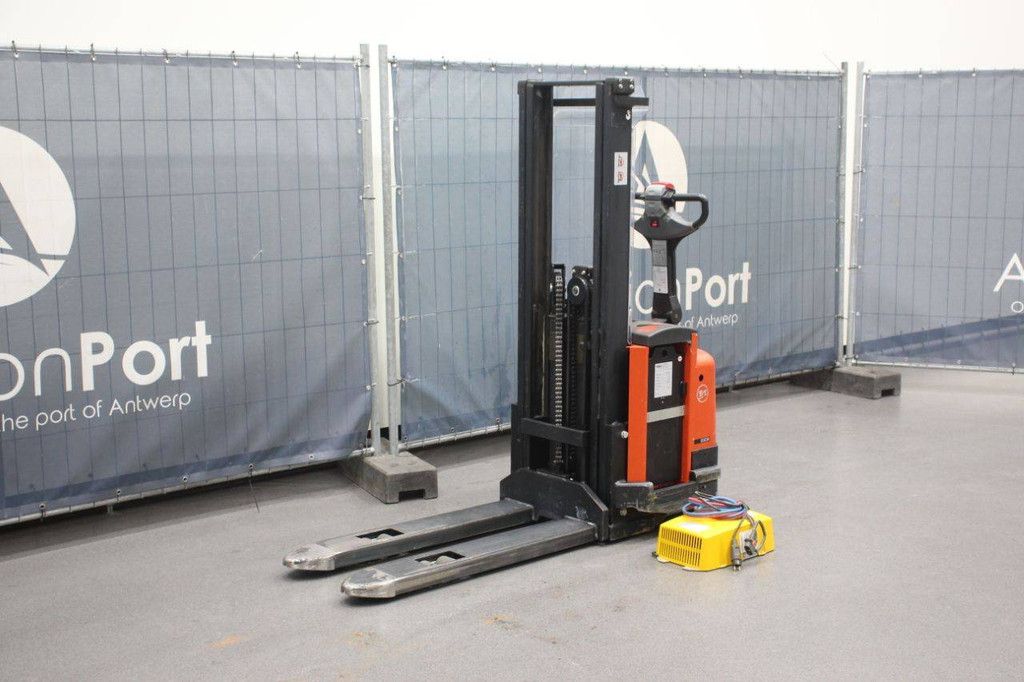 Stacker BT S12 Electric 1200kg 2.7m 2004