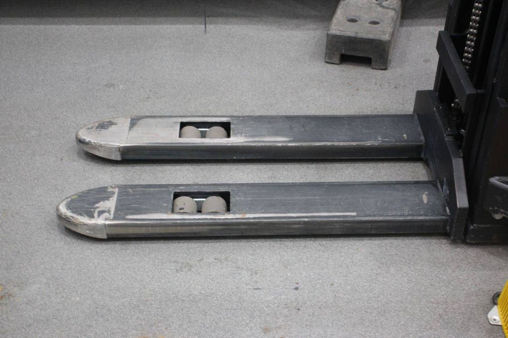 Stacker BT S12 Electric 1200kg 2.7m 2004