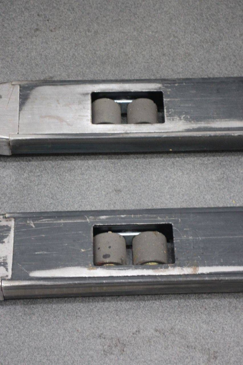 Stacker BT S12 Electric 1200kg 2.7m 2004