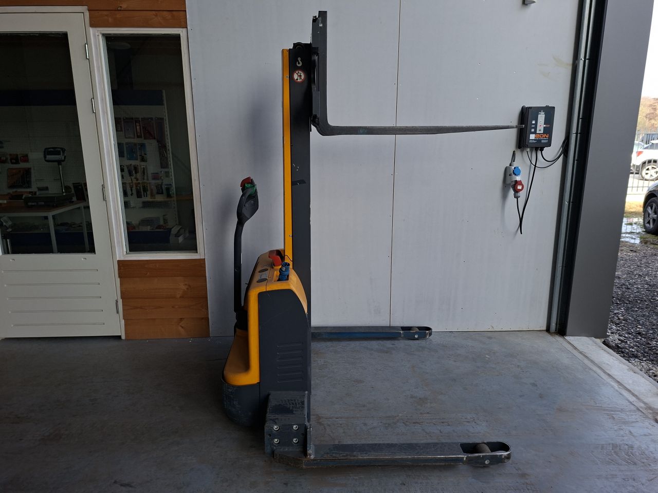 Jungheinrich EMC B10 breedspoort 154 cm accu`s 2024