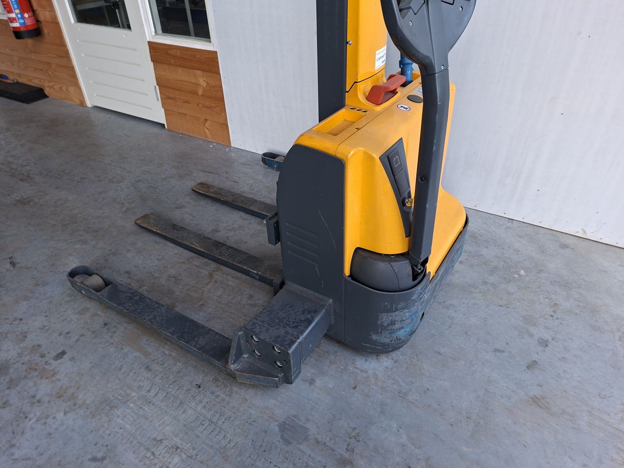 Jungheinrich EMC B10 breedspoort 154 cm accu`s 2024