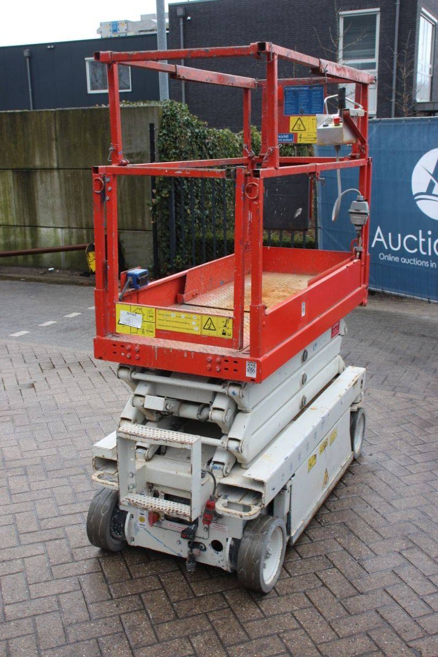 Scissor lift Skyjack SJ III 3219 Electric 7.8m 2015