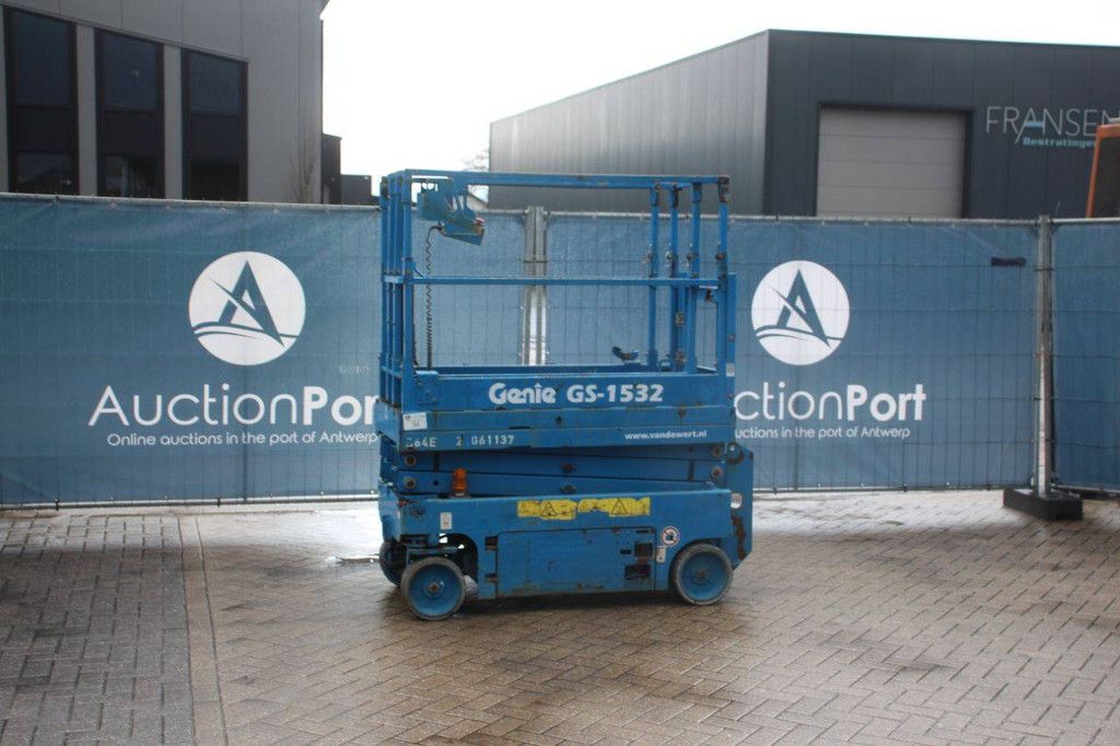 Scissor lift Genie GS-1532 Electric 6.57m 2014