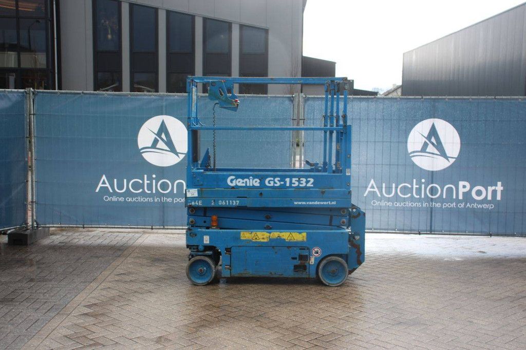 Scissor lift Genie GS-1532 Electric 6.57m 2014