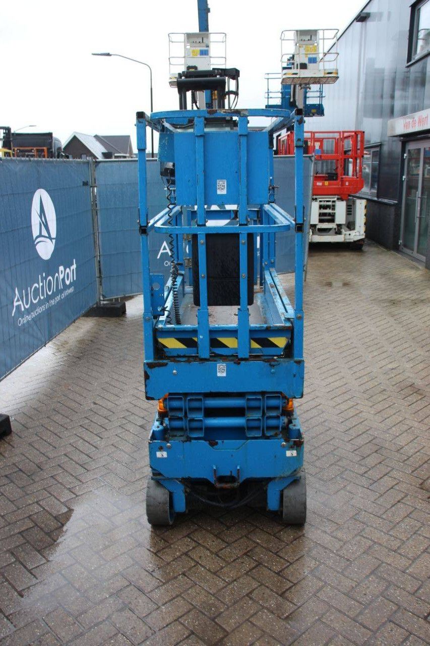 Scissor lift Genie GS-1532 Electric 6.57m 2014